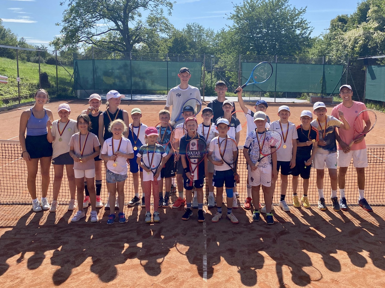 Spiel, Satz und Spaß: Erfolgreiches Tenniscamp beim TC Benningen